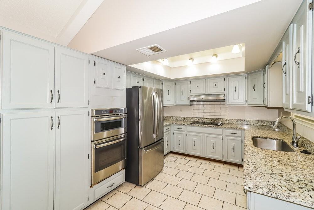 2209 Burlingate Dr - Photo 7 of 17