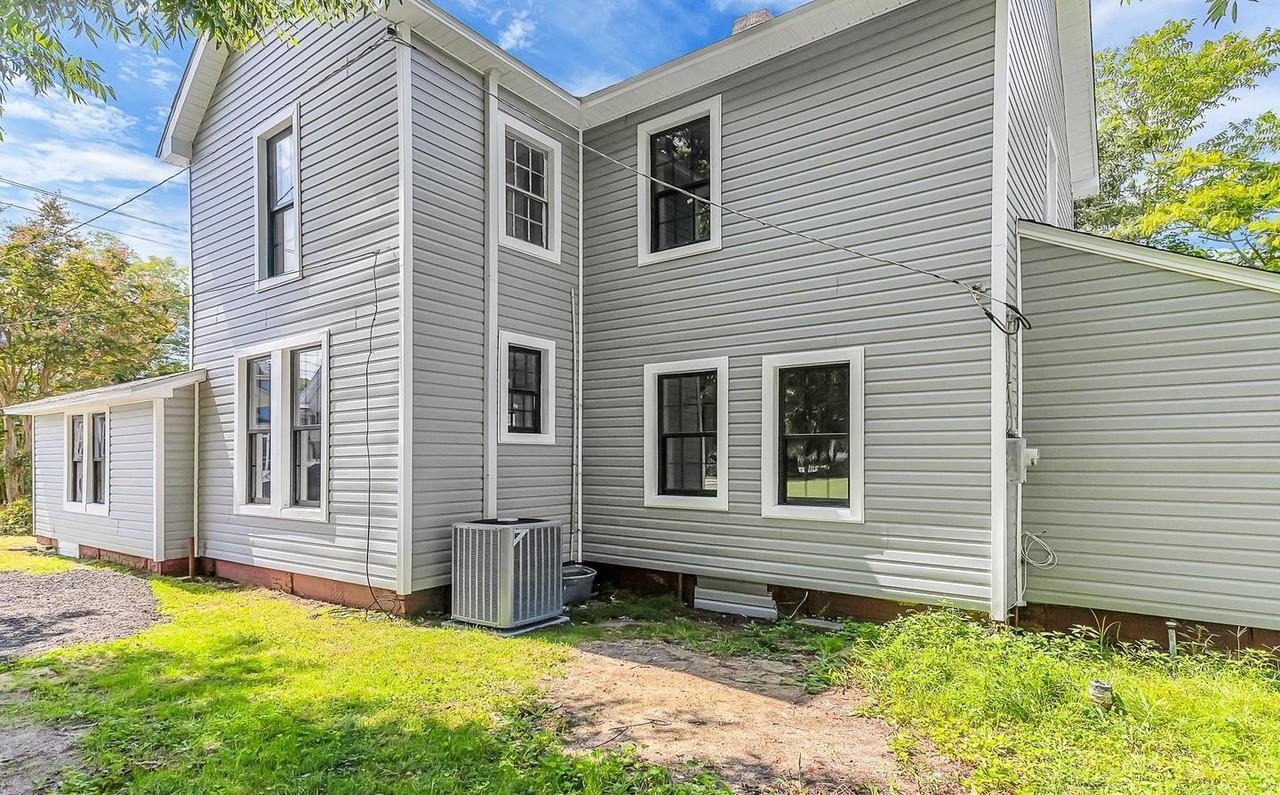 211 Walnut St #1 - Photo 4 of 31
