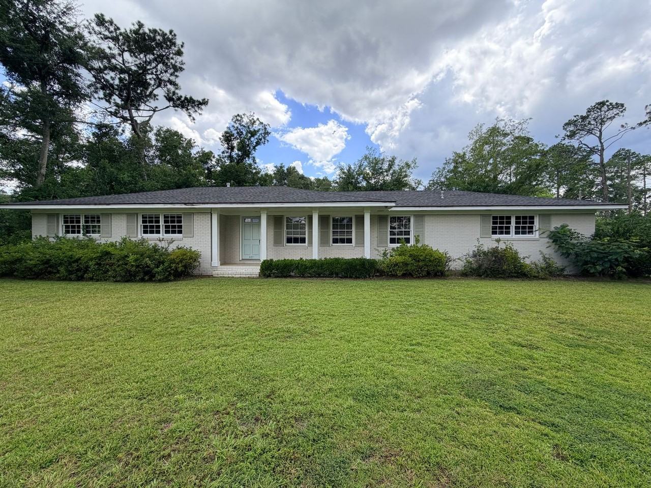 605 Georgia Ave - Photo 2 of 17
