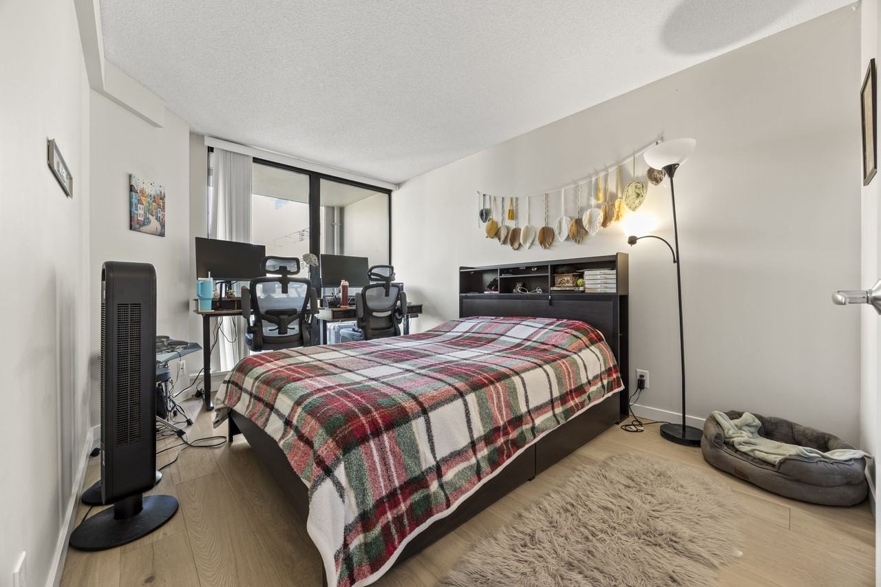938 Smithe Street #1321 - Photo 4 of 21