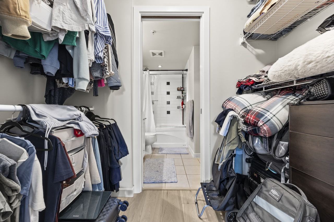 938 Smithe Street #1321 - Photo 5 of 21