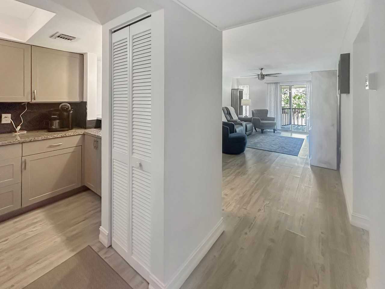 4901 38th Way S - Photo 5 of 32