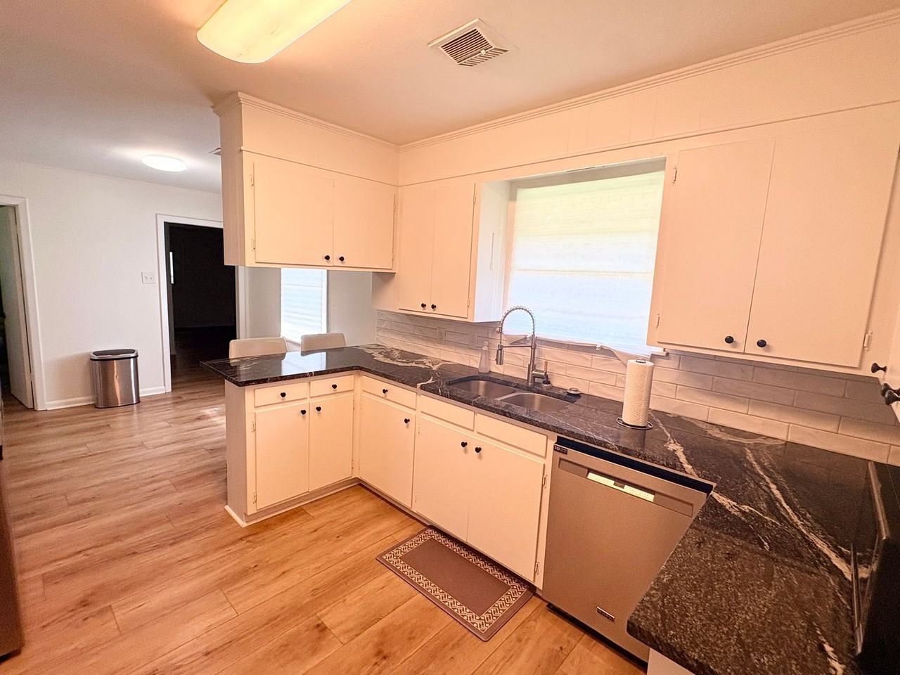 10021 E Tampa Dr - Photo 7 of 10