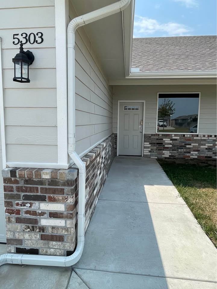 5303 N Toben Ct #5303 - Photo 2 of 15