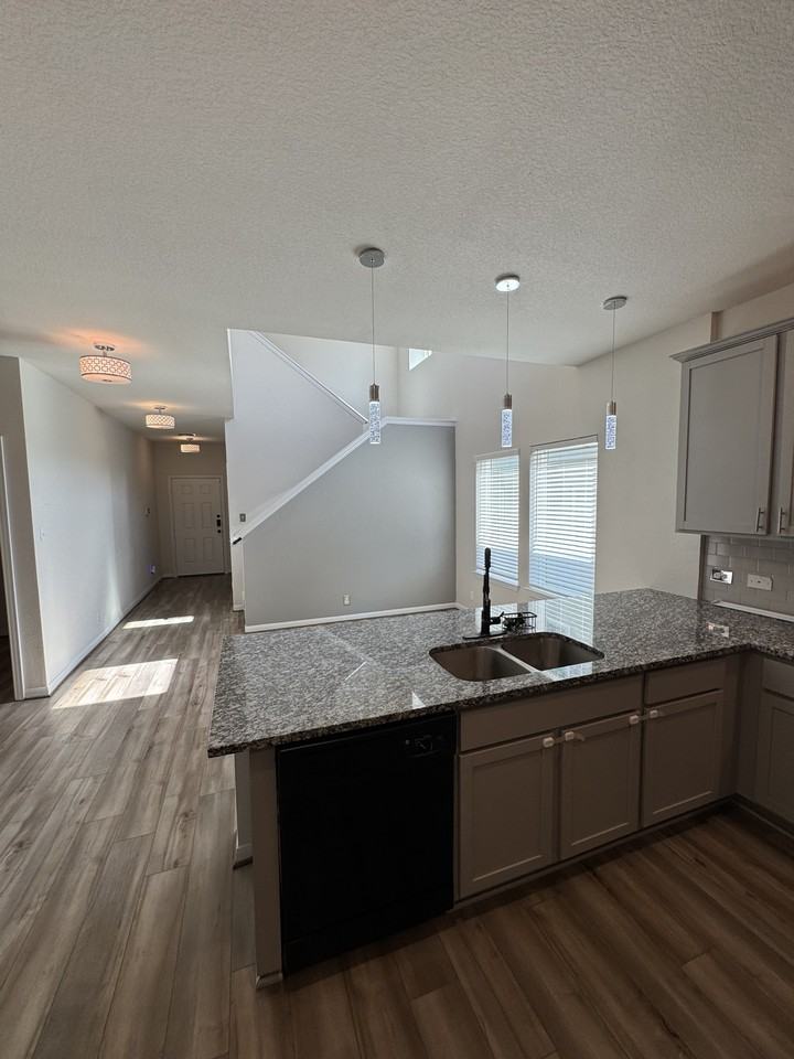 7510 Boxing Elm #1 - Photo 6 of 35