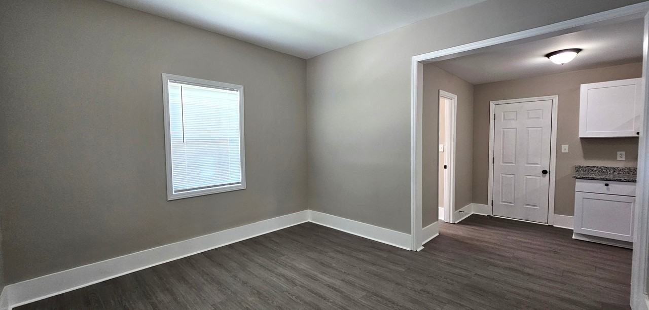 1211 Ne 22nd St #1 - Photo 3 of 10