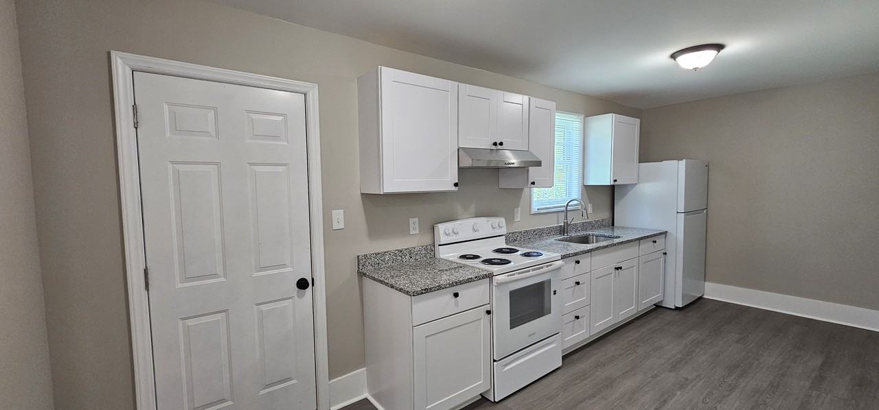 1211 Ne 22nd St #1 - Photo 4 of 10