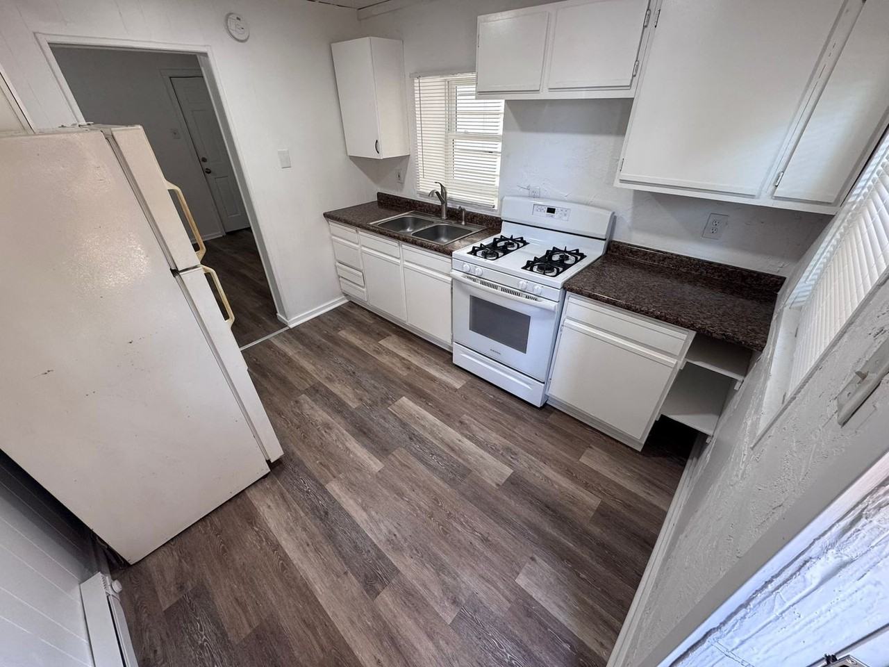 2918 Walnut Street - Photo 2 of 34