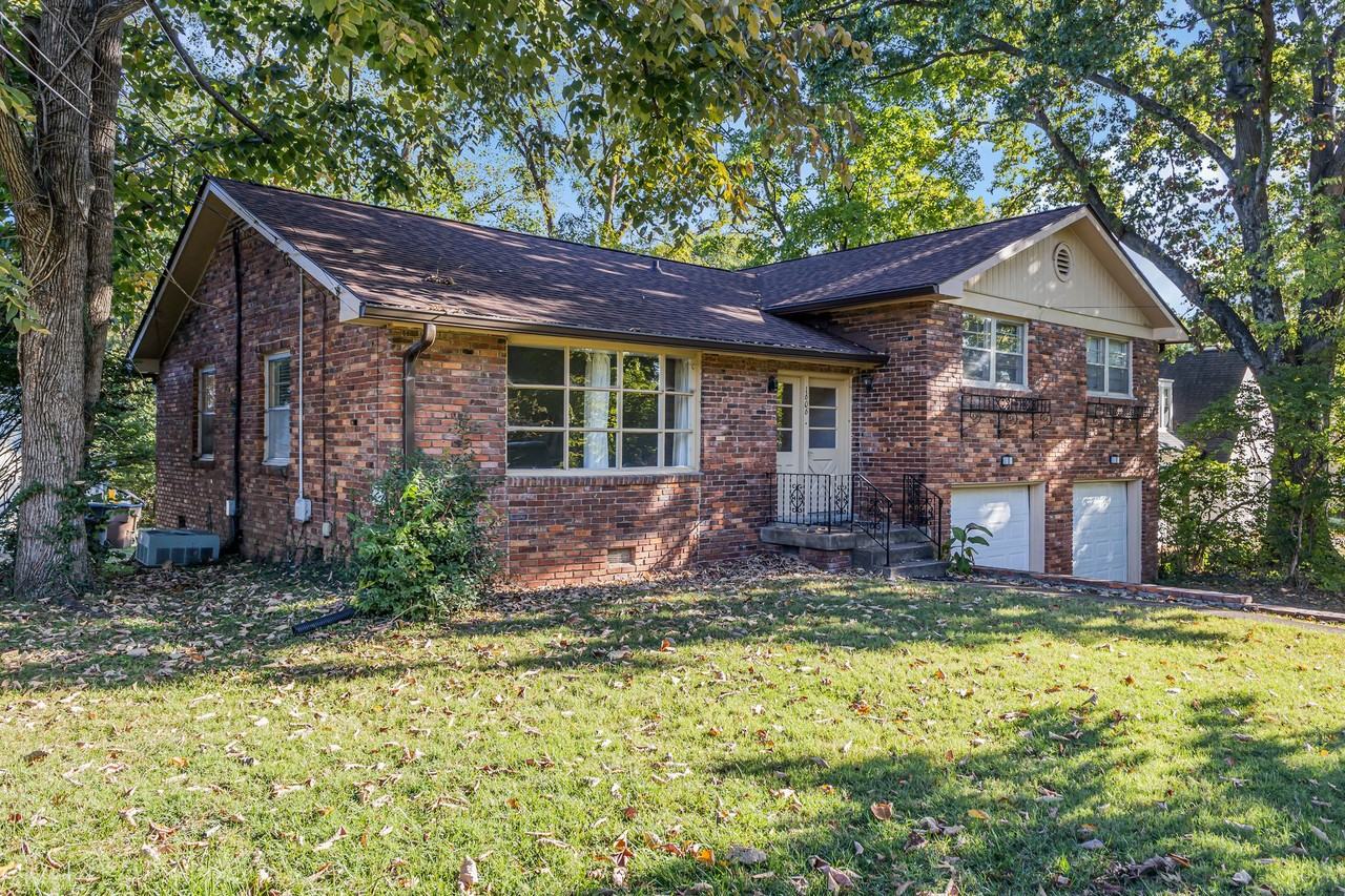 1606B Burton Ave #B - Photo 2 of 17