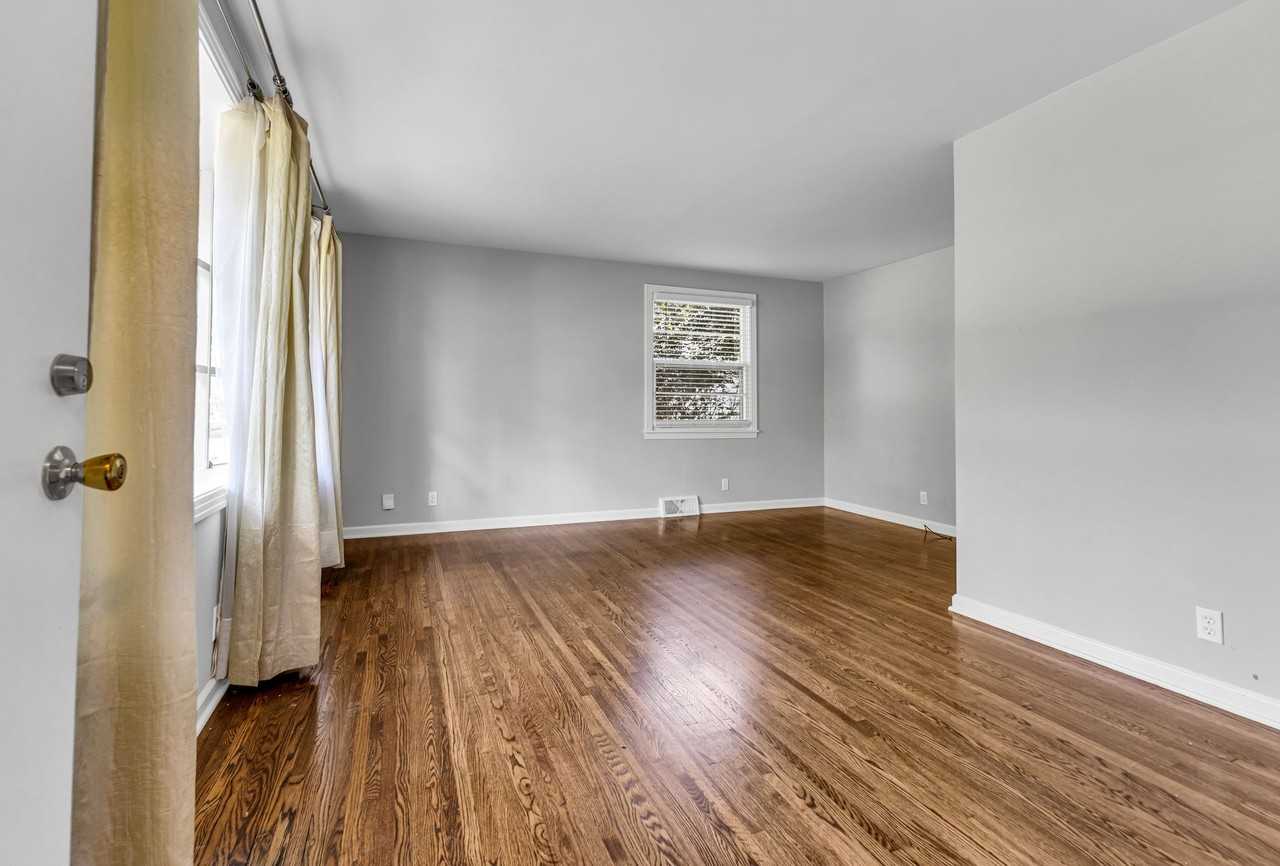 1606B Burton Ave #B - Photo 5 of 17
