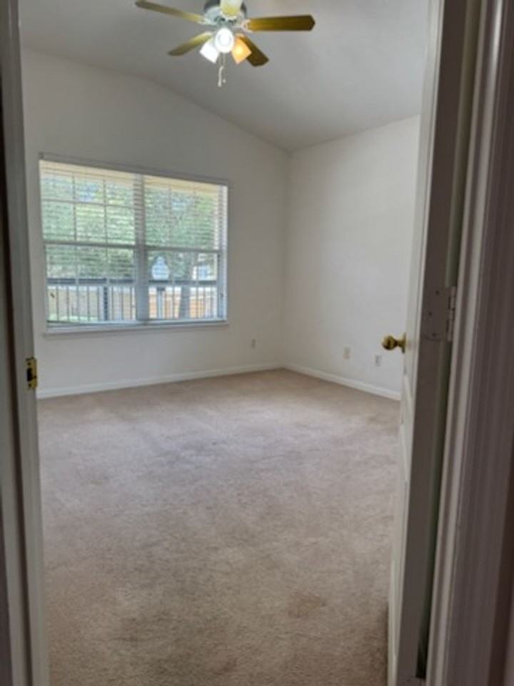 842 Ashworth Overlook Dr #C - Photo 3 of 5