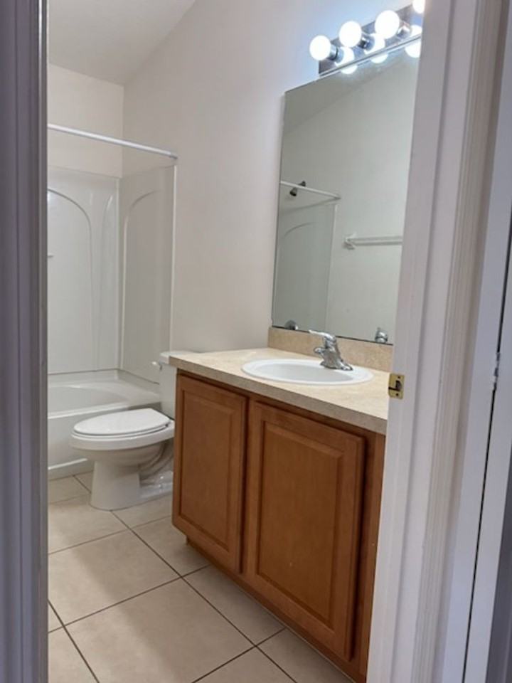 842 Ashworth Overlook Dr #C - Photo 4 of 5