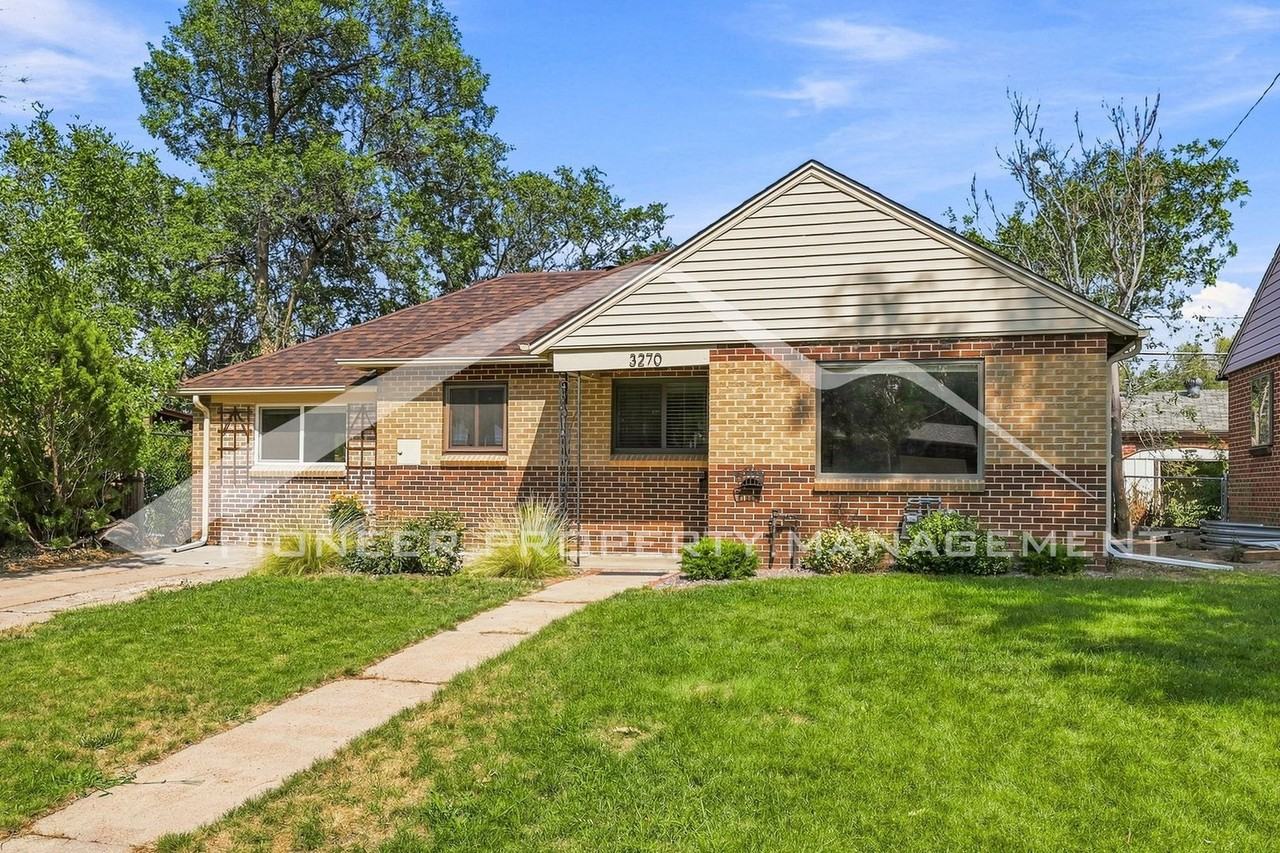 3270 Newport St - Photo 2 of 24