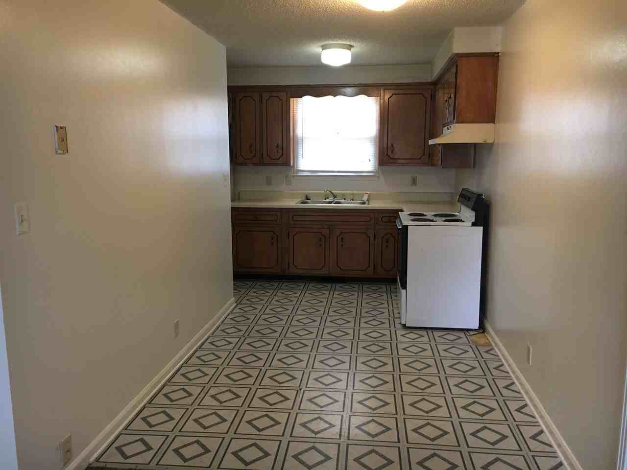 838 Central Ave - Photo 3 of 8