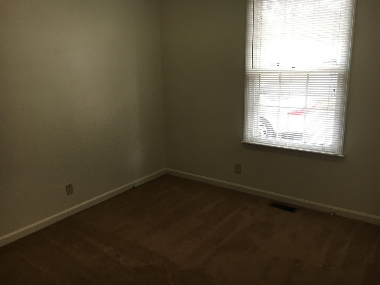 838 Central Ave - Photo 4 of 8