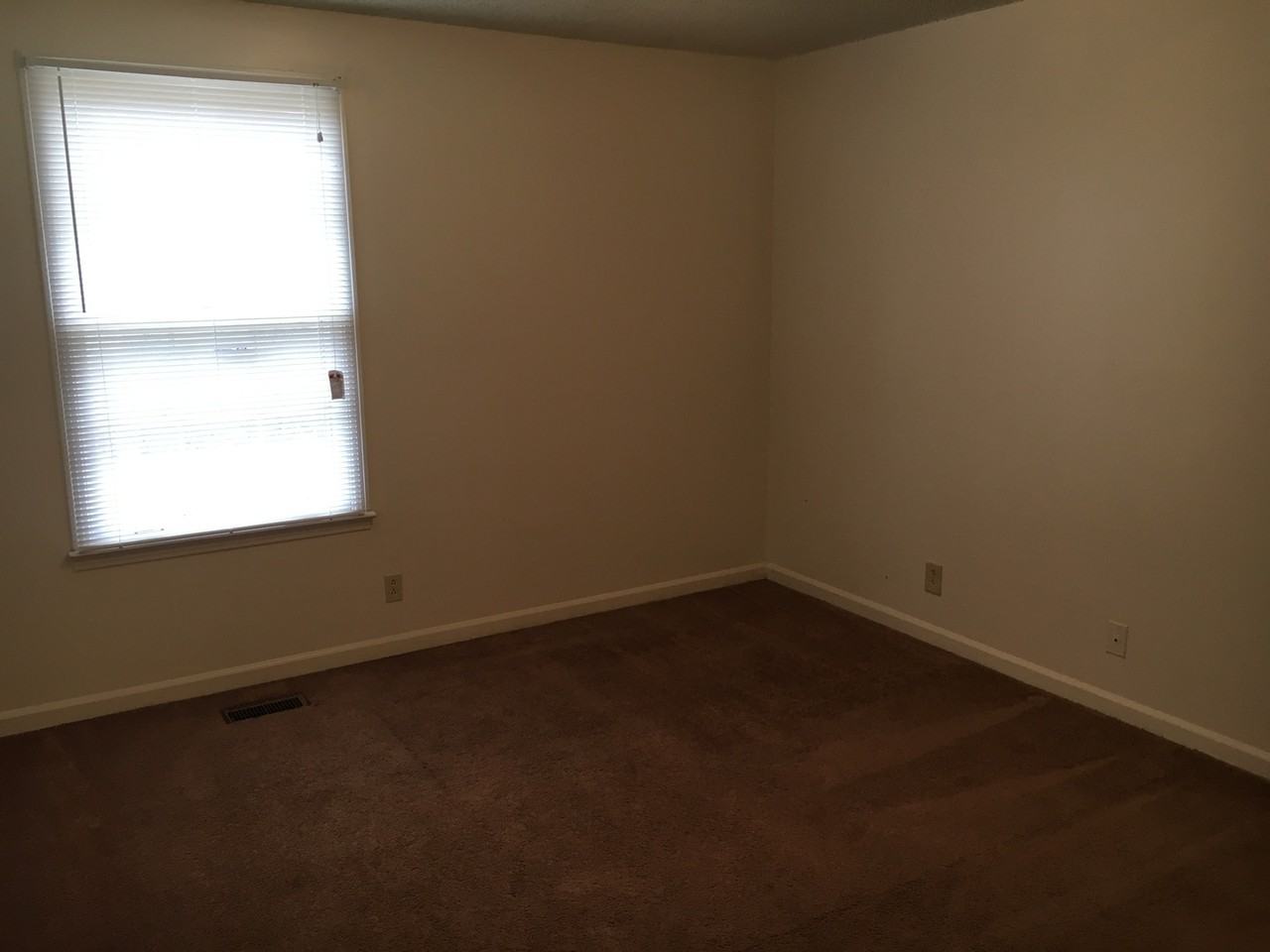 838 Central Ave - Photo 6 of 8