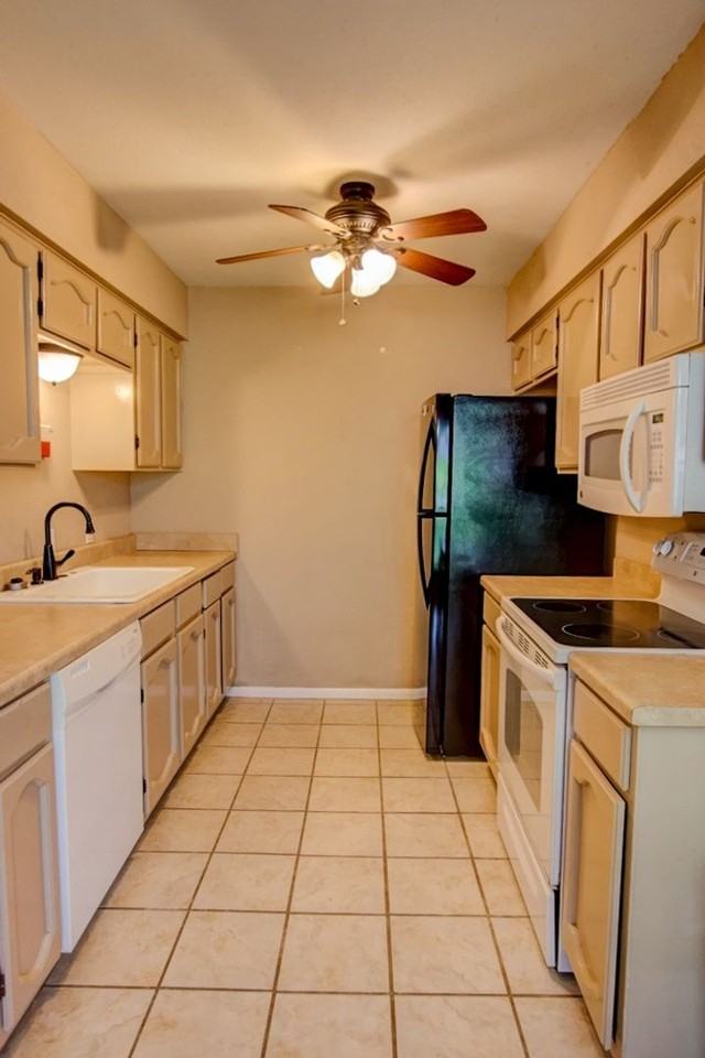 403 Earl Dr - Photo 4 of 10