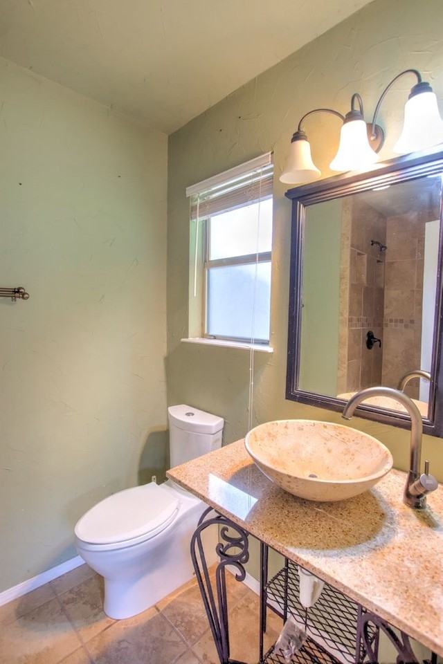 403 Earl Dr - Photo 6 of 10
