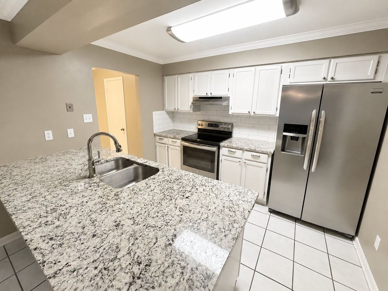 10102 Salinas Dr - Photo 3 of 9