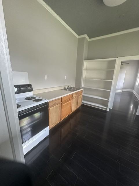 611 Forest St #1 - Photo 3 of 9