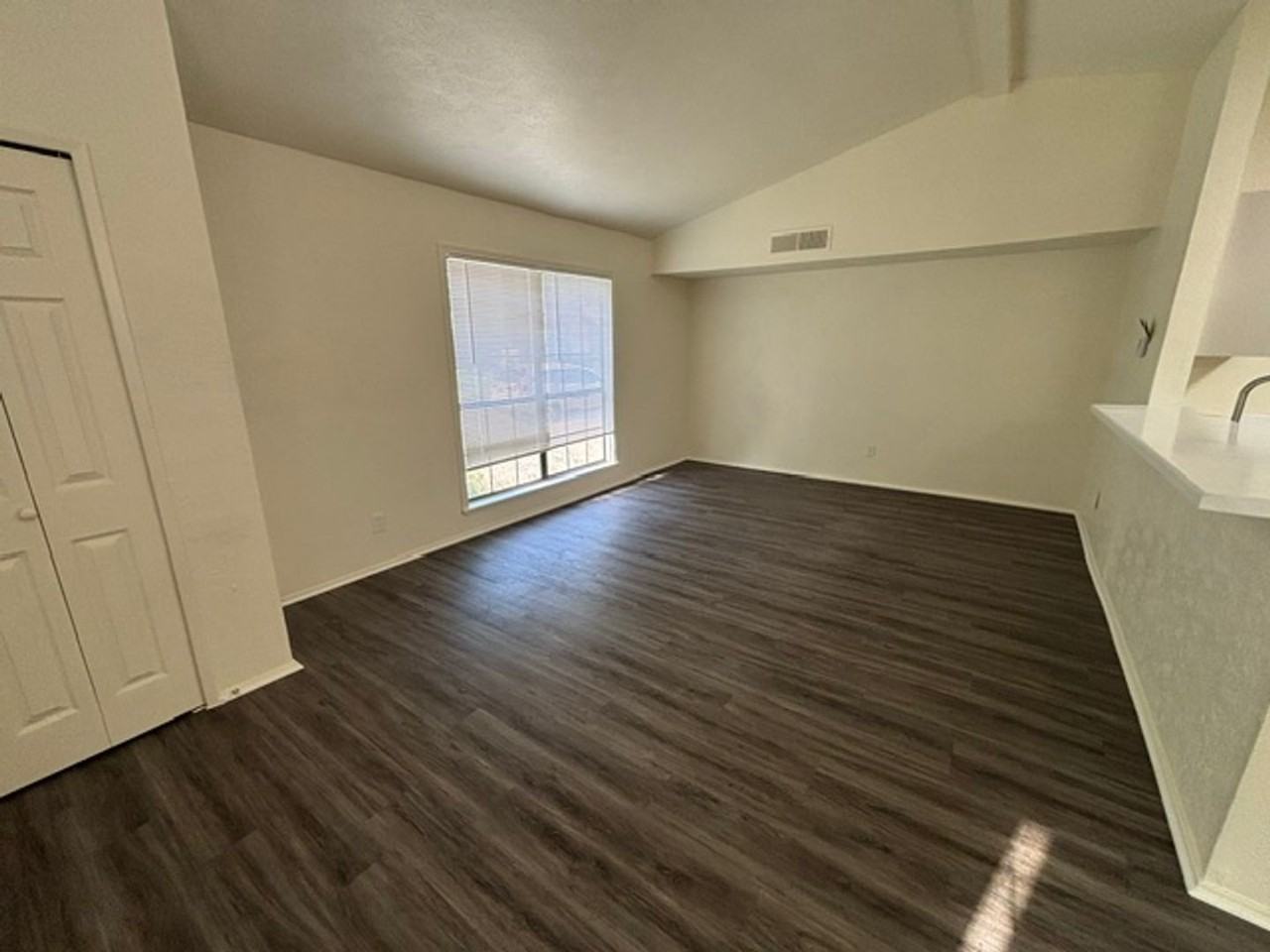 2517 Limestone Dr - Photo 2 of 15