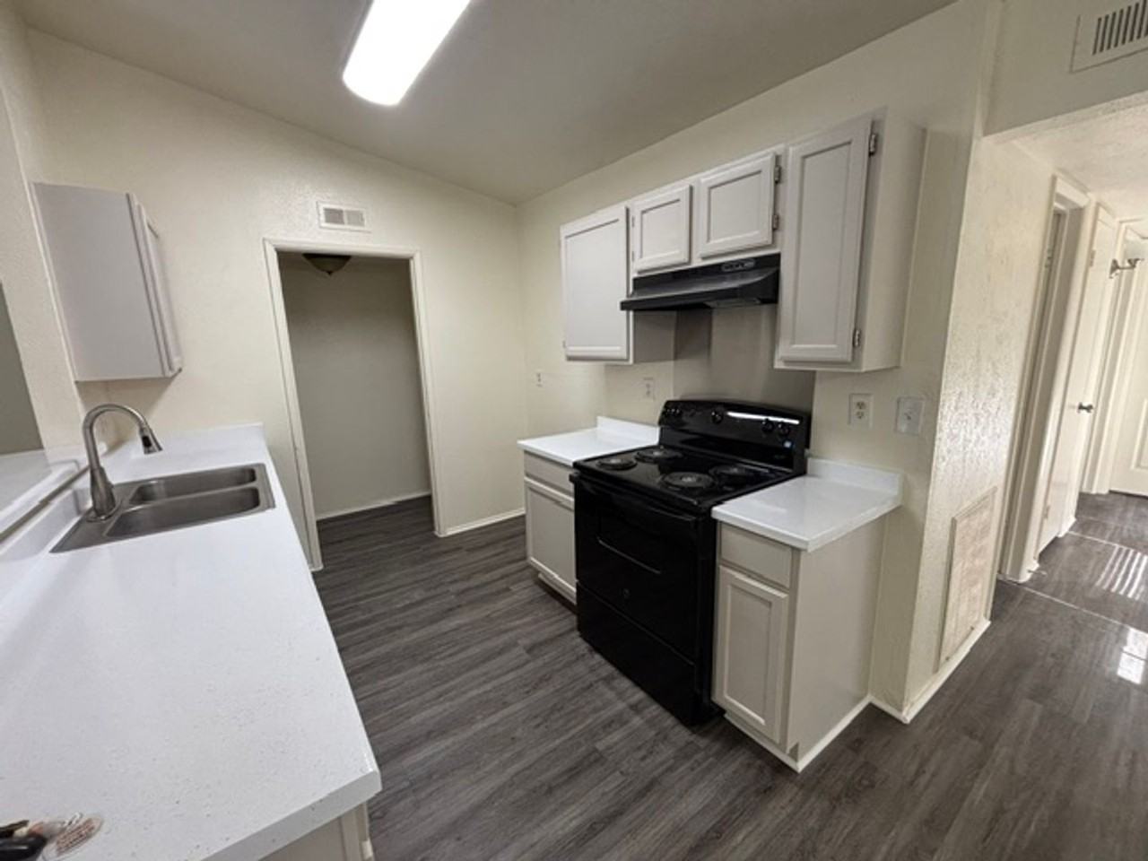 2517 Limestone Dr - Photo 6 of 15