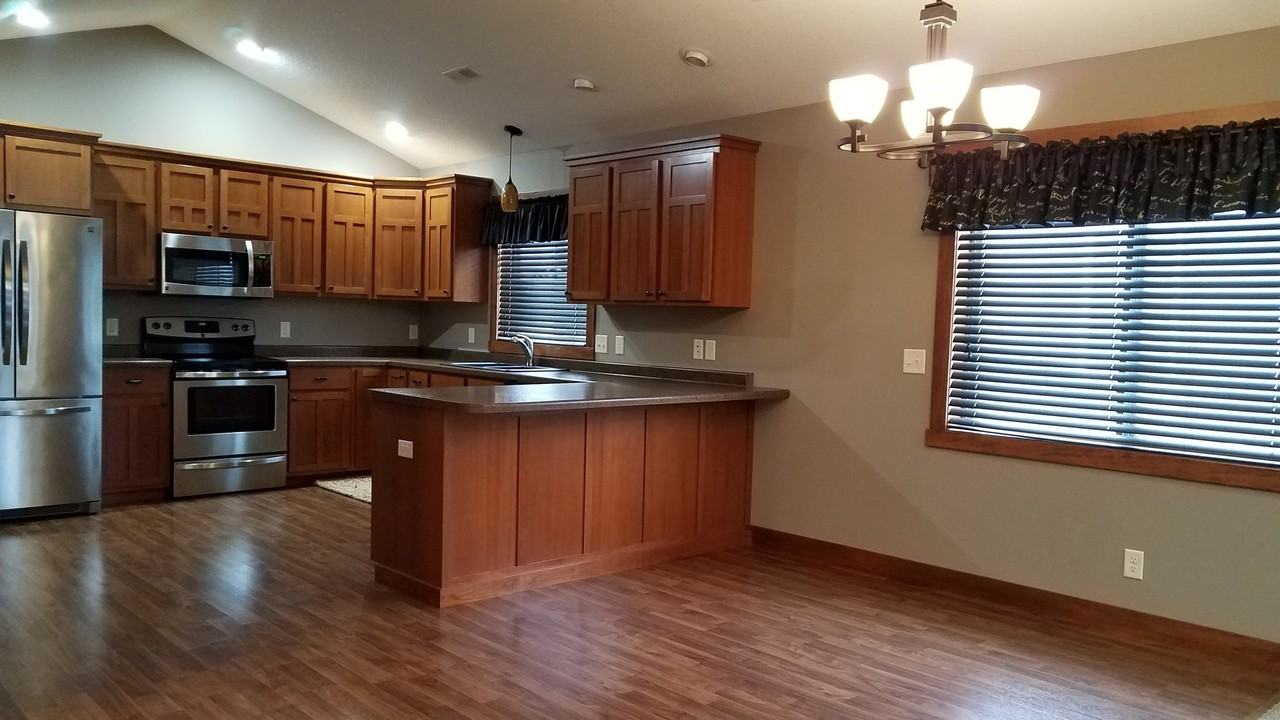 1876 Greenwood Valley Dr - Photo 3 of 20