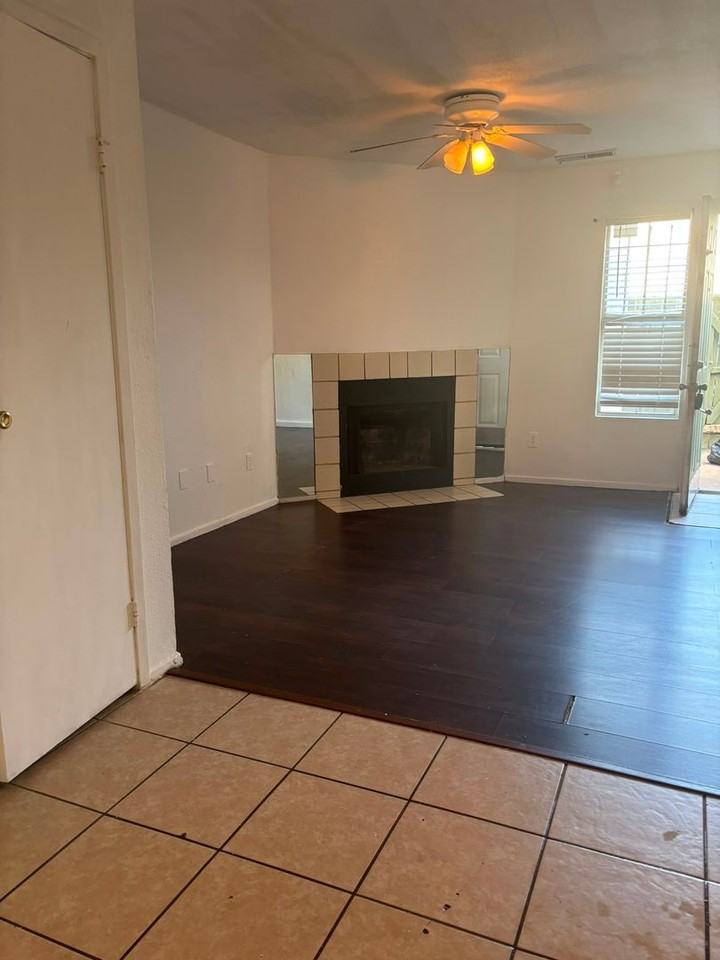 12668 Windsor Village Dr - Photo 3 of 9