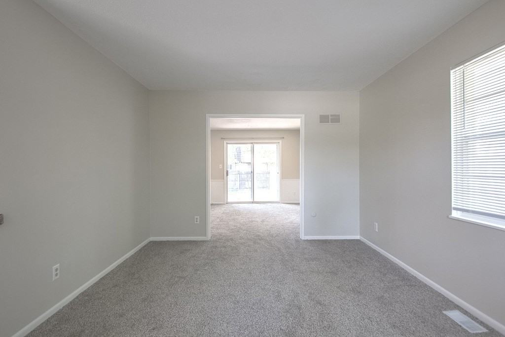 10724 W 88th Ter - Photo 2 of 19