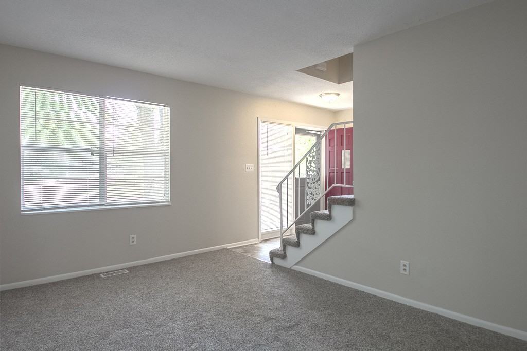 10724 W 88th Ter - Photo 3 of 19