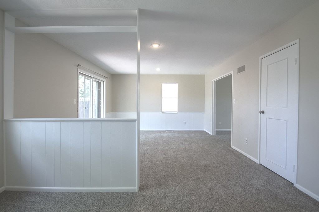 10724 W 88th Ter - Photo 5 of 19