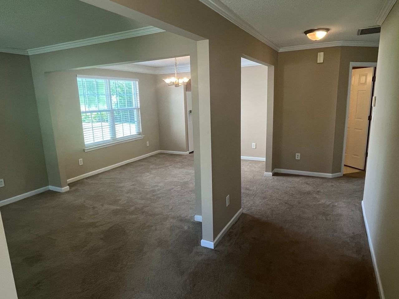 10410 Pickerel Ln - Photo 2 of 28