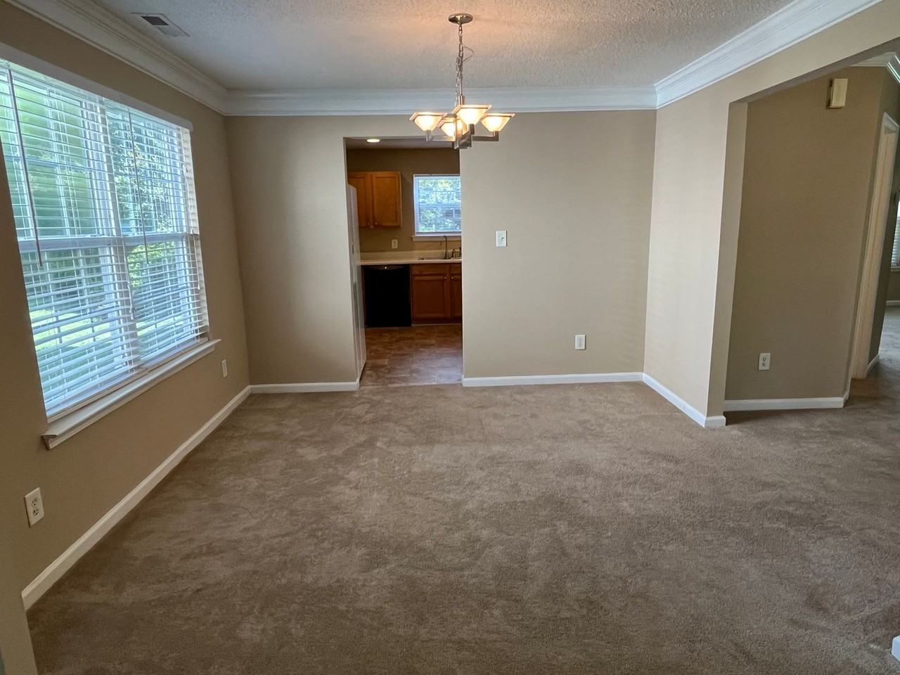 10410 Pickerel Ln - Photo 7 of 28