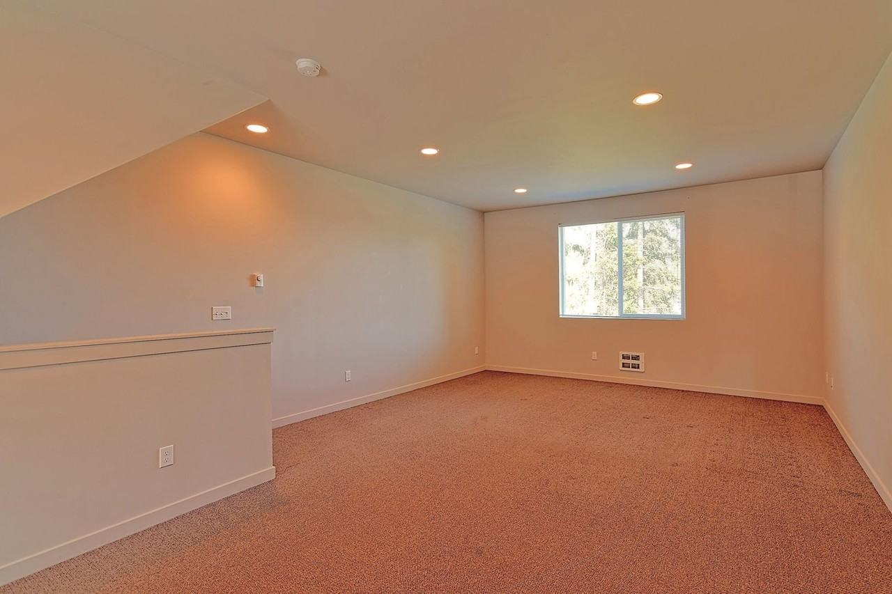 10514 14th Dr Se - Photo 6 of 14