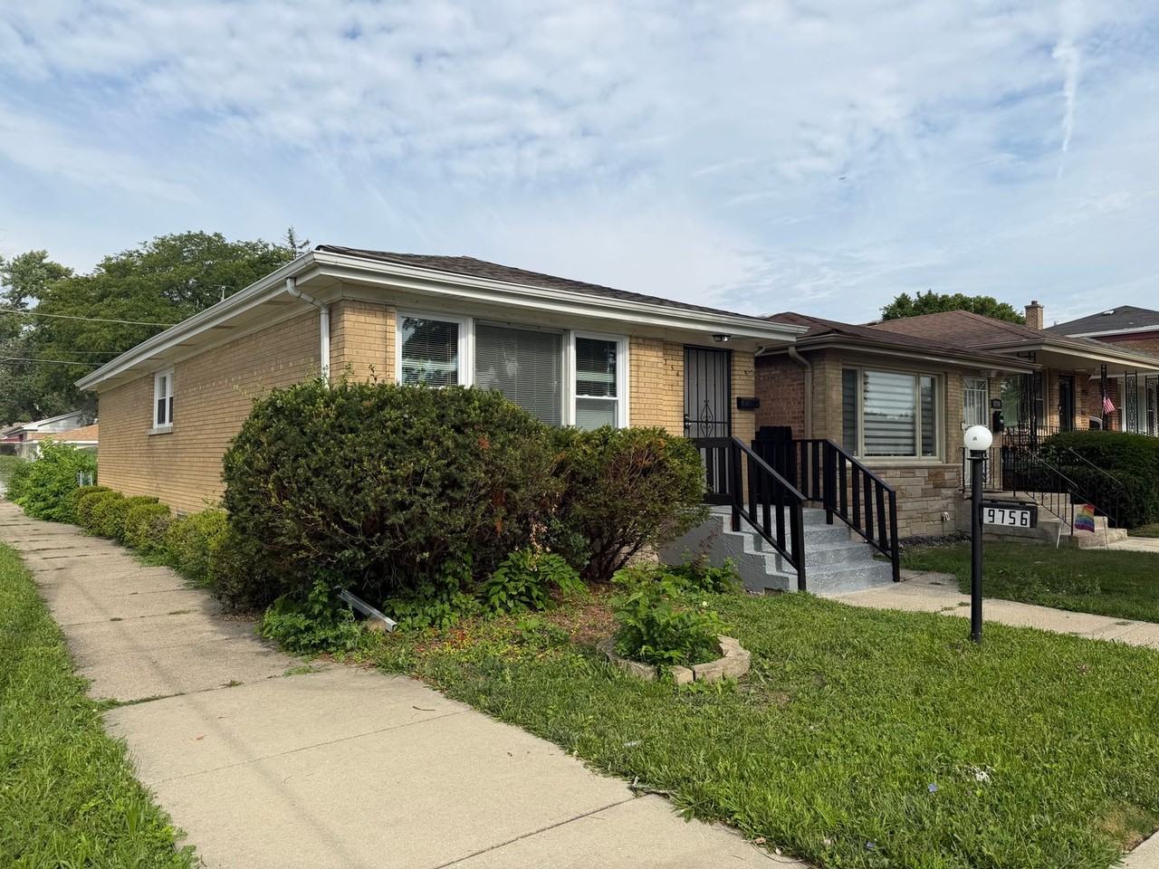 9756 S Lowe Ave - Photo 2 of 17