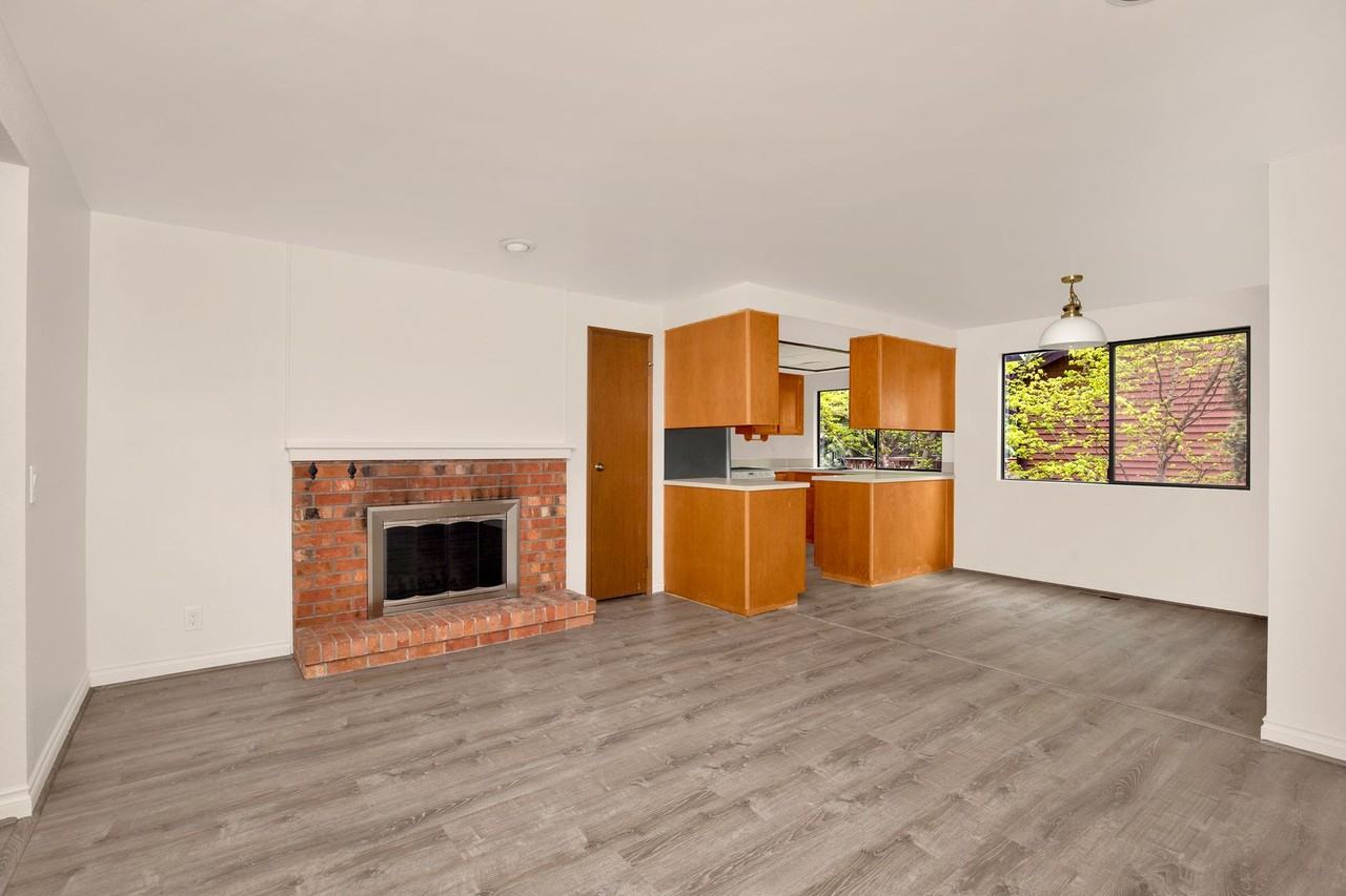 17806 Ne 103rd Ct - Photo 2 of 16