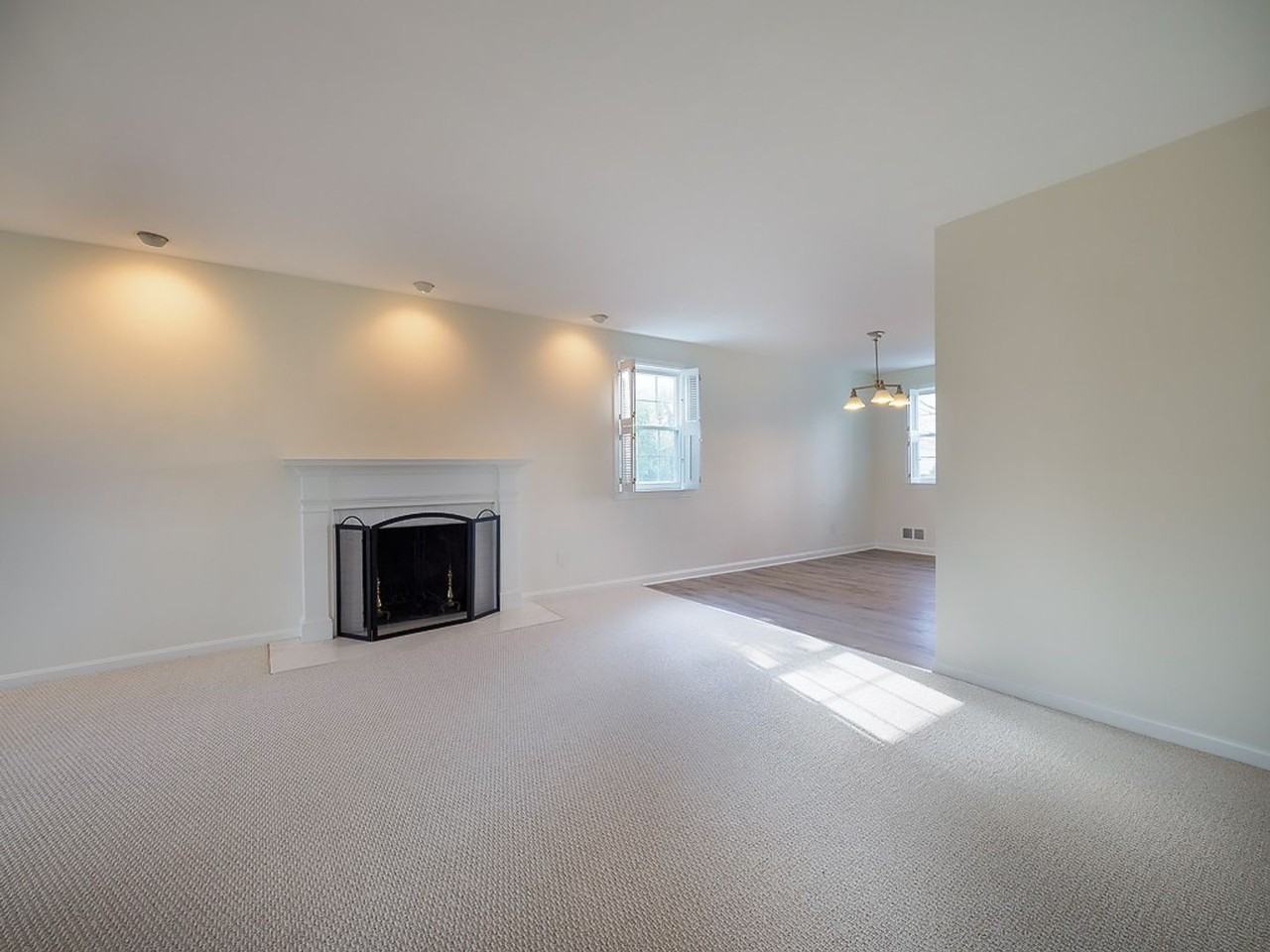 2702 Navarre Dr - Photo 5 of 45
