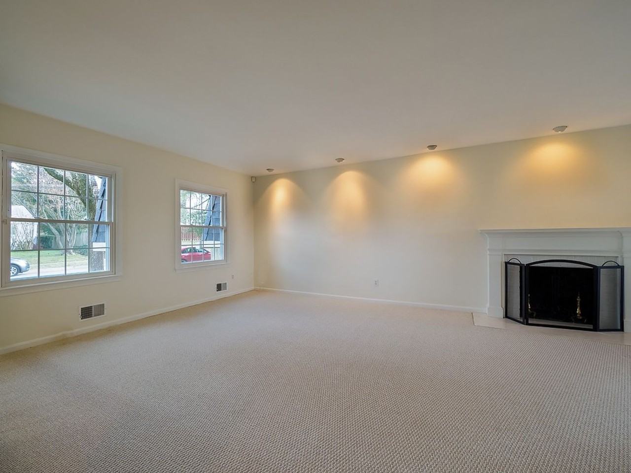2702 Navarre Dr - Photo 6 of 45