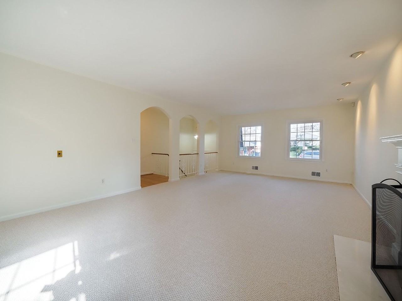 2702 Navarre Dr - Photo 7 of 45