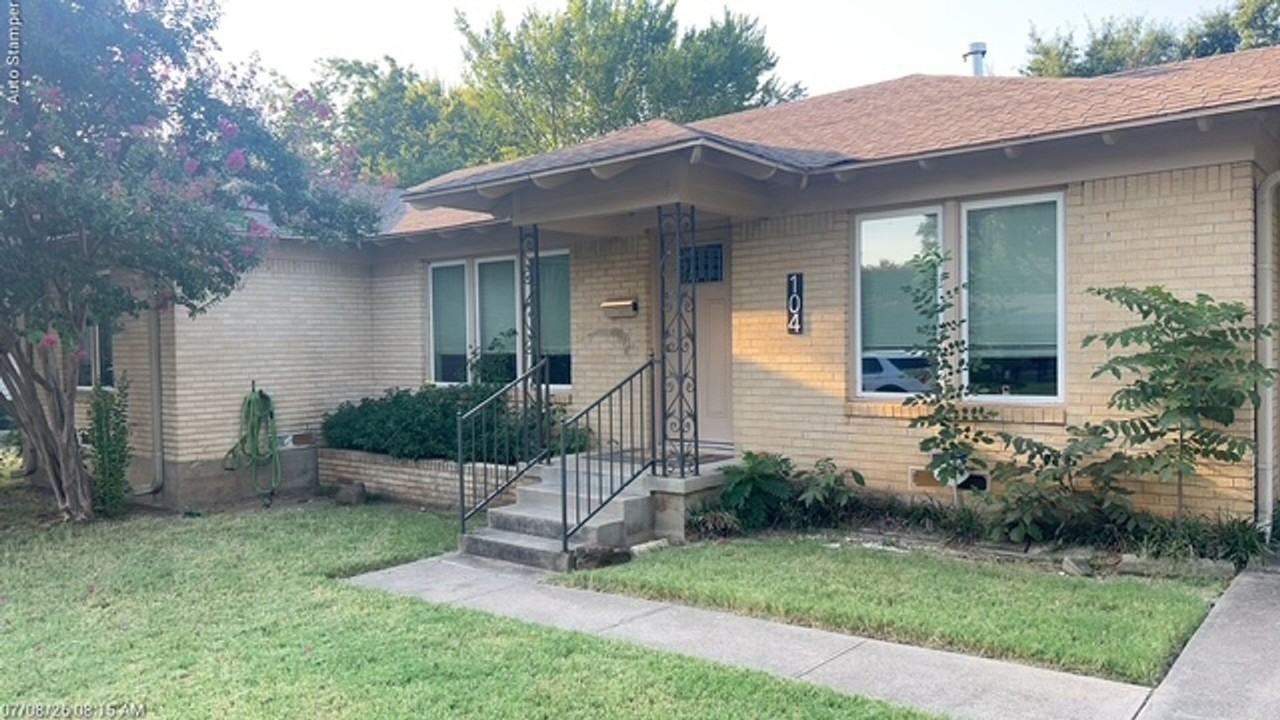 104 Varsity Cir - Photo 2 of 44