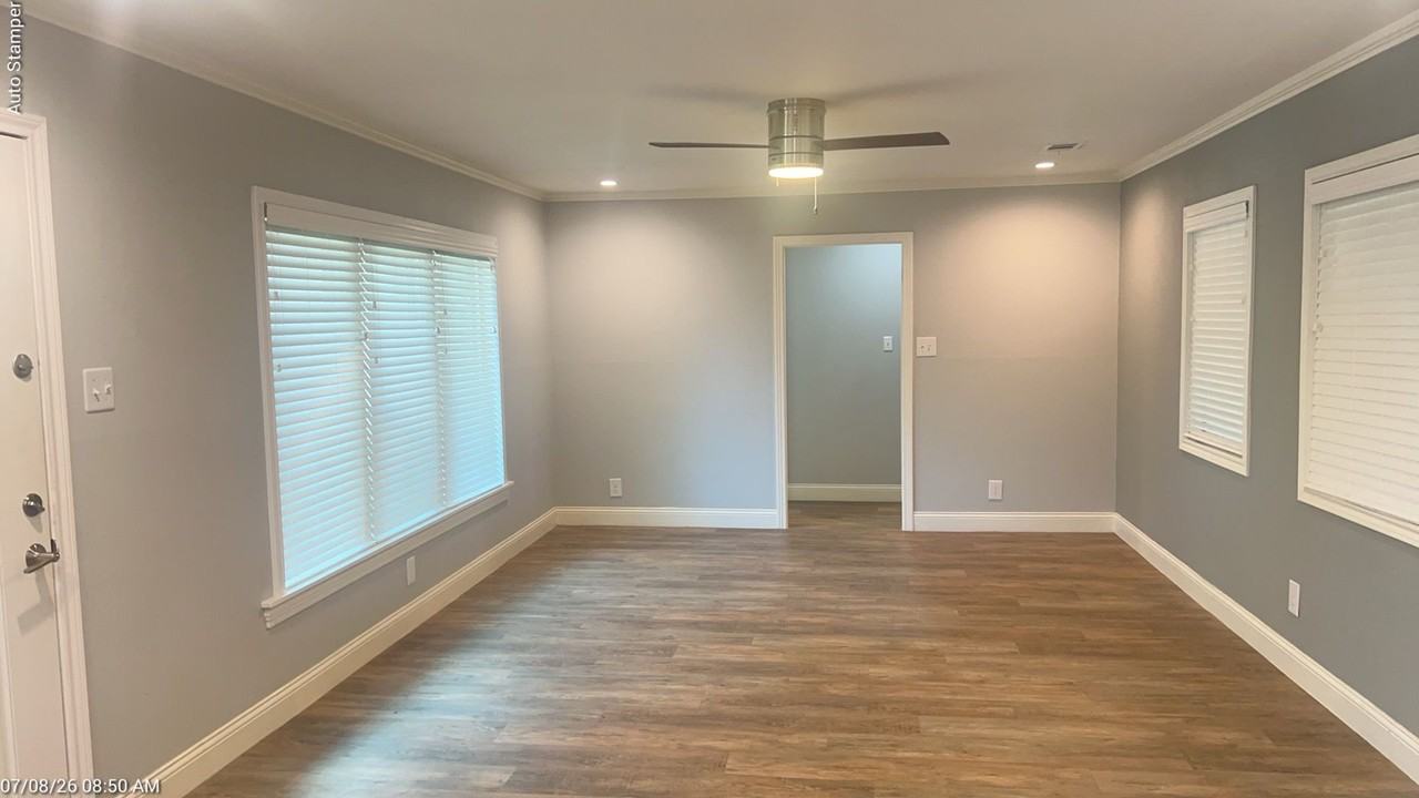 104 Varsity Cir - Photo 3 of 44