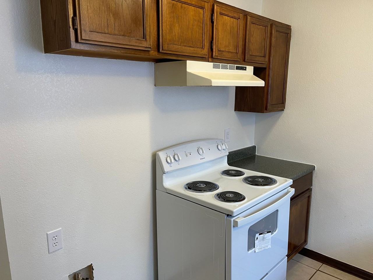 749 Sw 13th St - Photo 6 of 9