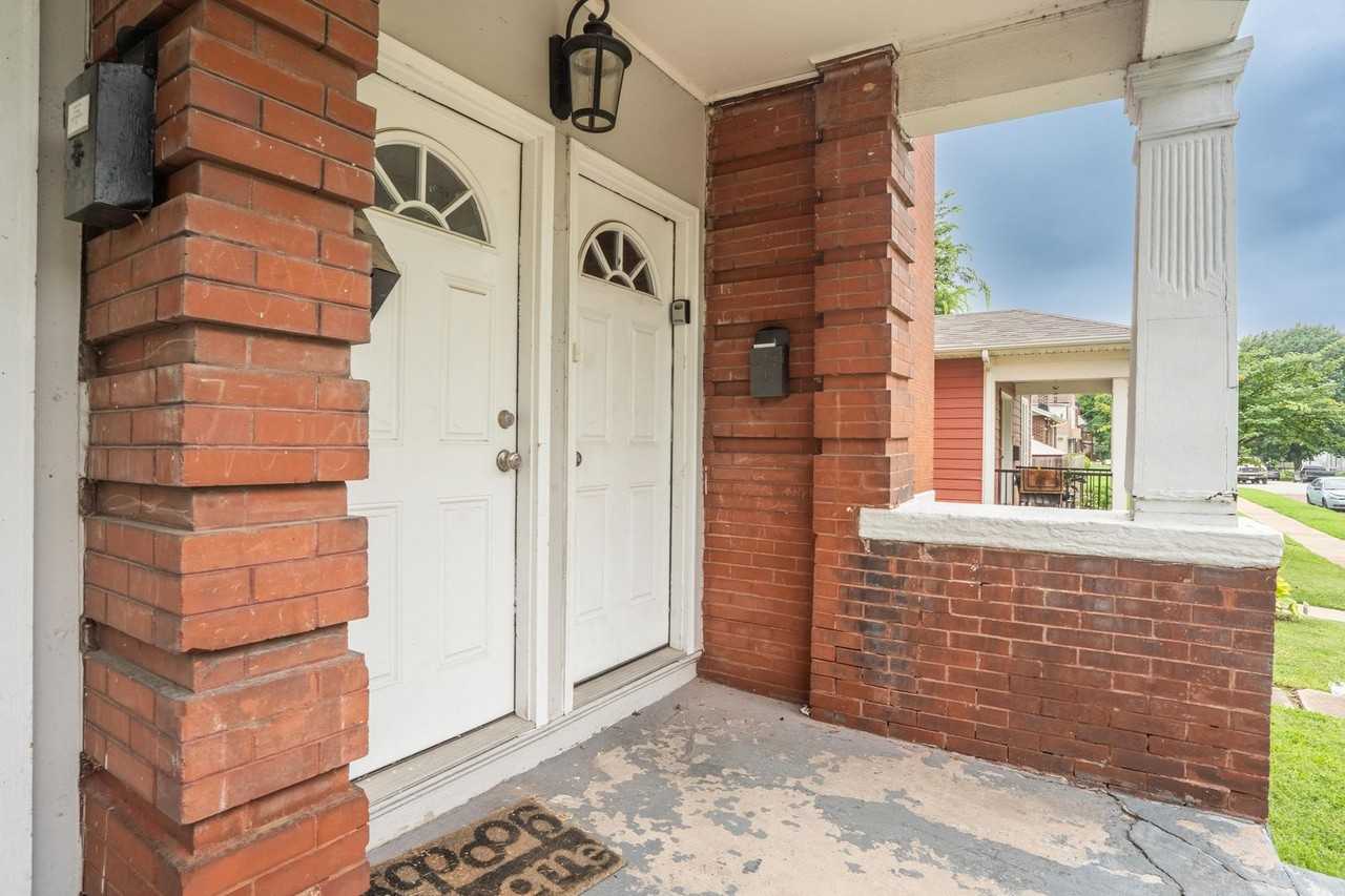 6128 Vermont Ave - Photo 2 of 15