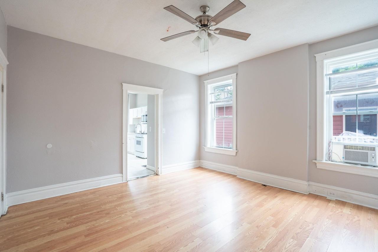 6128 Vermont Ave - Photo 3 of 15