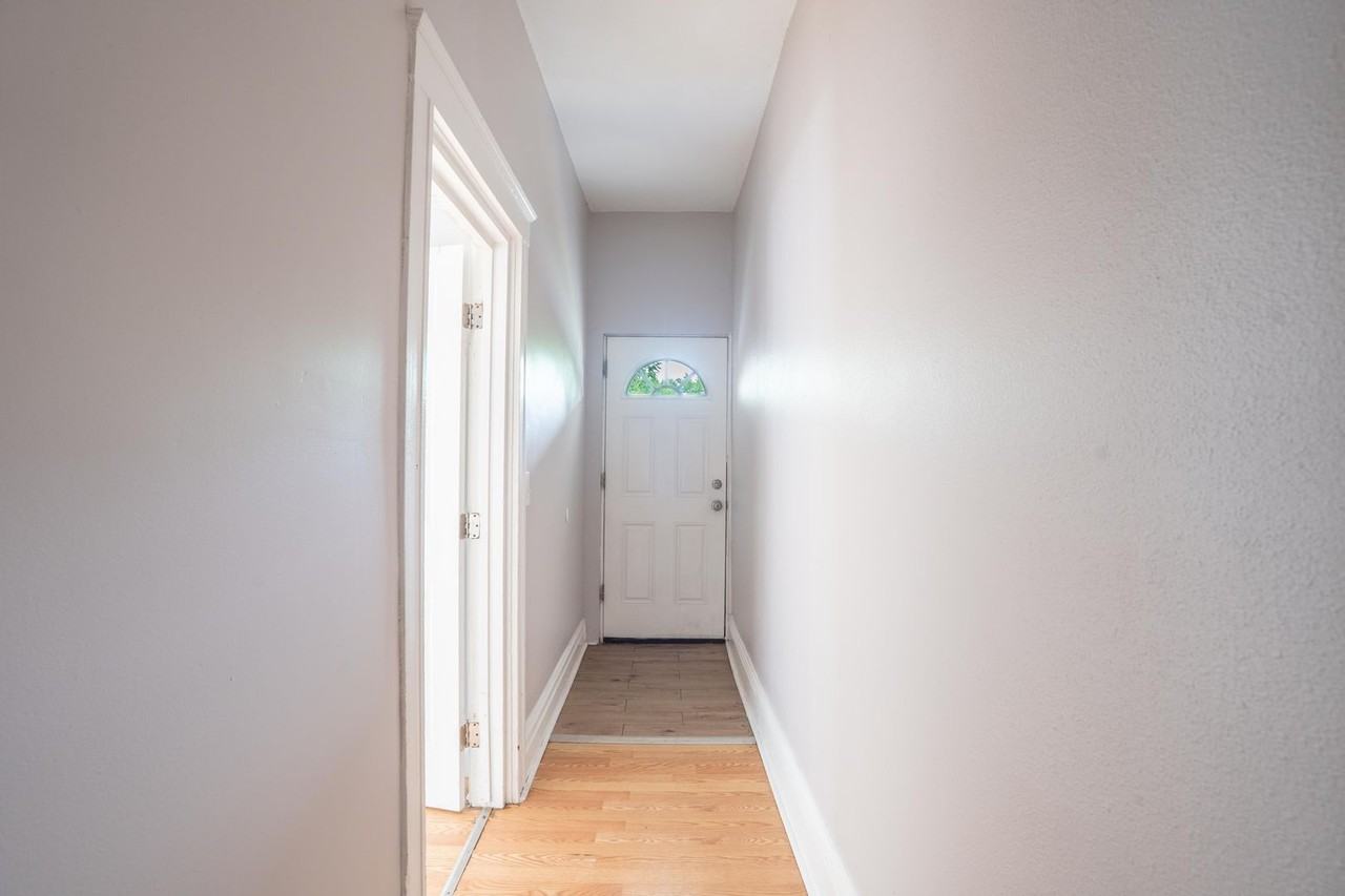 6128 Vermont Ave - Photo 5 of 15