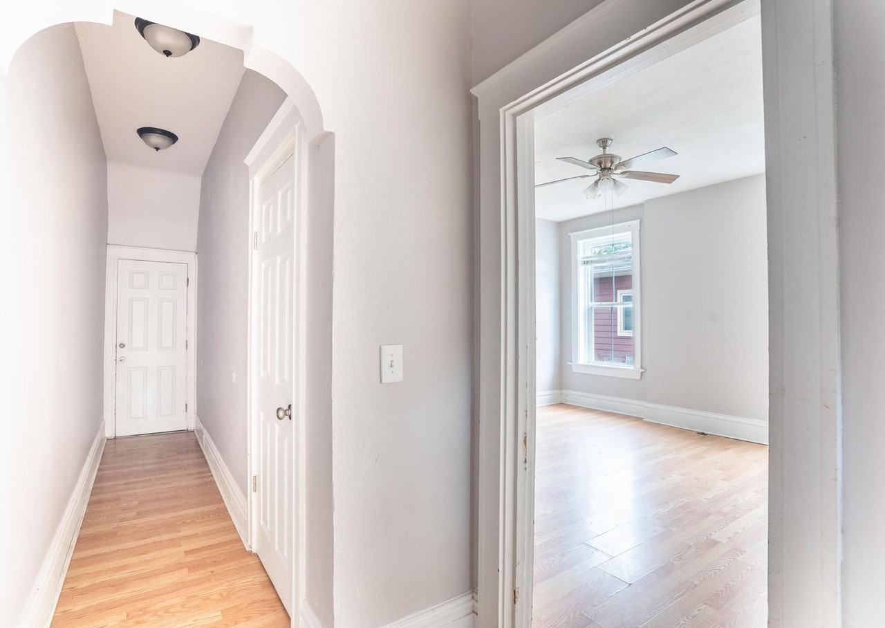 6128 Vermont Ave - Photo 7 of 15