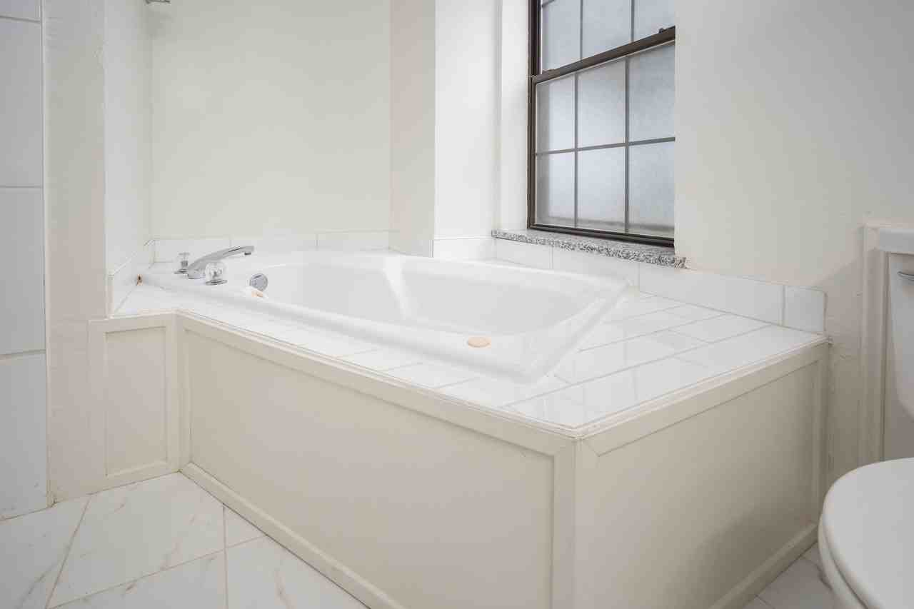 1129 Nw 176th St - Photo 2 of 23
