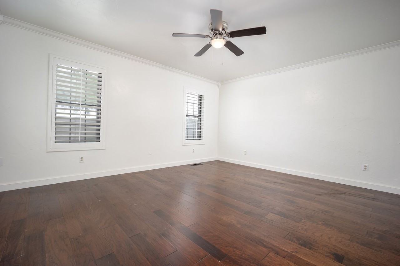 1129 Nw 176th St - Photo 5 of 23