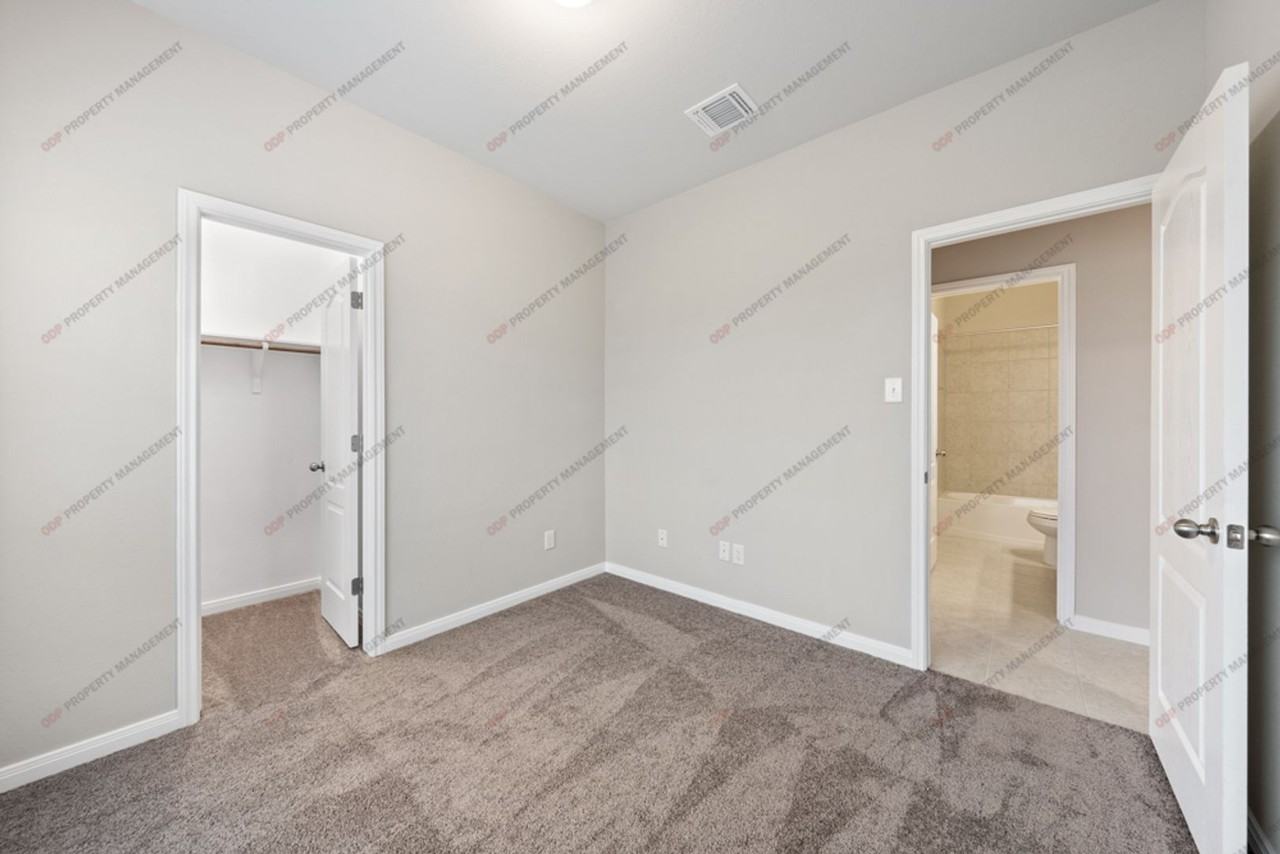 625 Oxford Ln - Photo 4 of 20