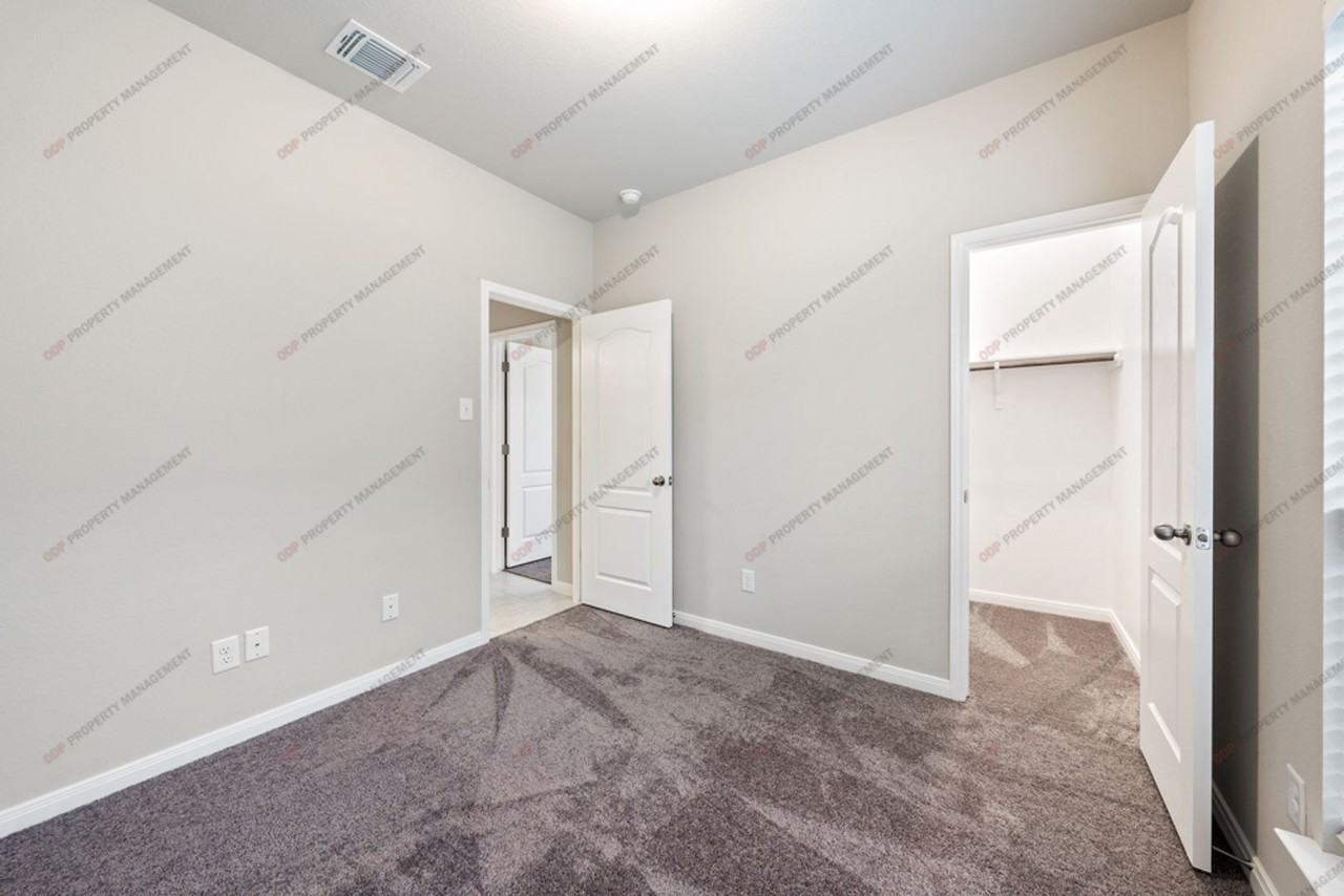625 Oxford Ln - Photo 6 of 20